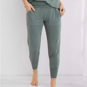 Aerie fold over pants